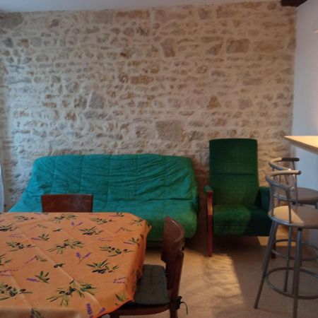 Appartement Centre Petite Ville Poitou Gençay Esterno foto