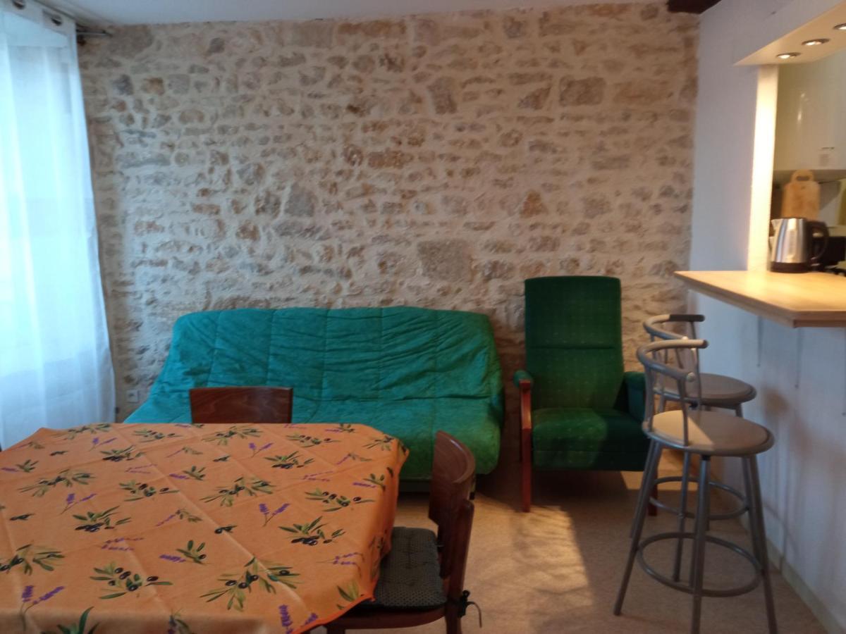 Appartement Centre Petite Ville Poitou Gençay Esterno foto
